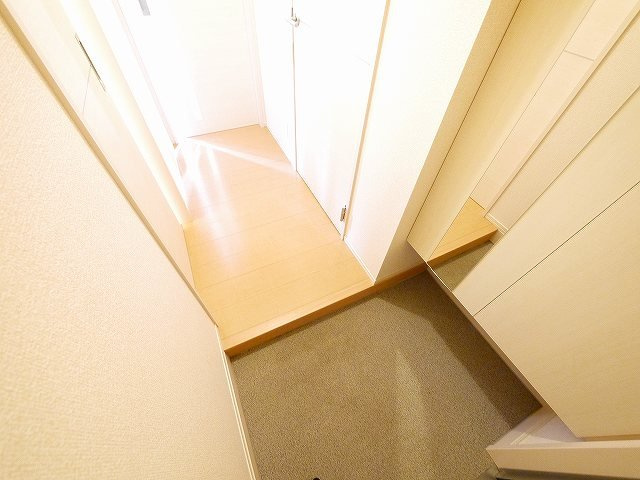 グランデュオ　Ⅰ番館の玄関|収納もある玄関です