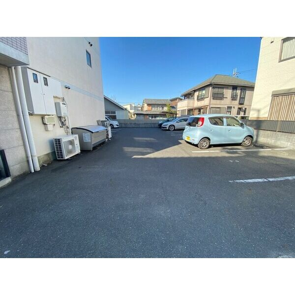 草津市草津１丁目の店舗事務所の駐車場|駐車場です