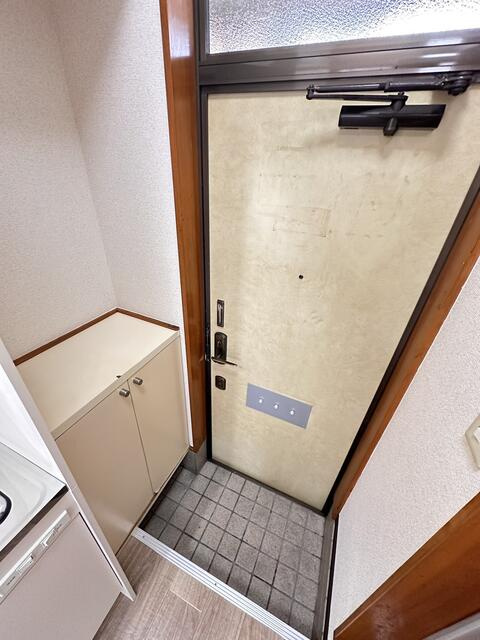 メゾンドYKの玄関