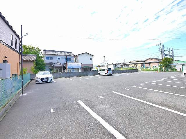 石見駅前モータープール