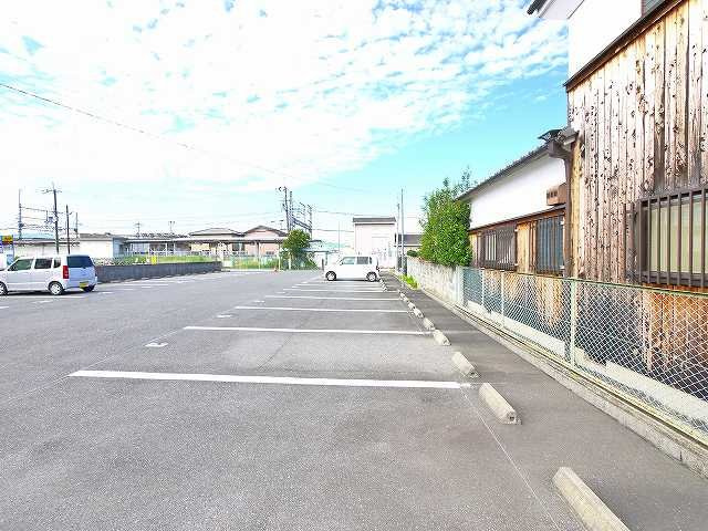 石見駅前モータープール