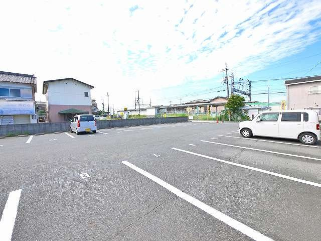 石見駅前モータープール
