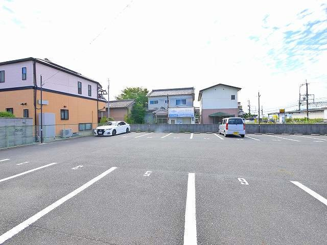 石見駅前モータープール