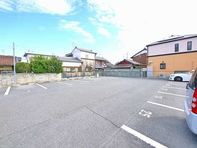 石見駅前モータープール