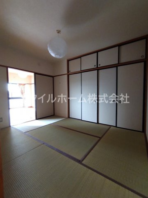 【和室】 | ユトリロキャッスル | 別部屋写真です。