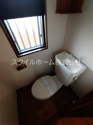 【トイレ】 | ユトリロキャッスル | 別部屋写真です。