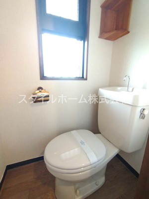 【トイレ】 | ユトリロキャッスル | 別部屋写真です。