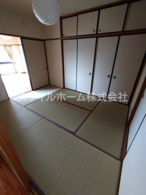 【内装】 | ユトリロキャッスル | 別部屋写真です。