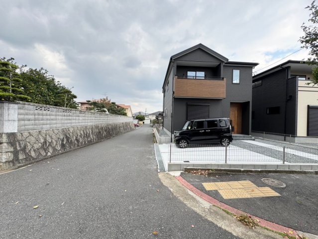 ーBloomーブルームー小倉南区朽網西5丁目1期　【小倉南区　新築戸建て】の前面道路含む現地写真|交通量も少なく駐車しやすい♪【小倉南区　新築戸建て】