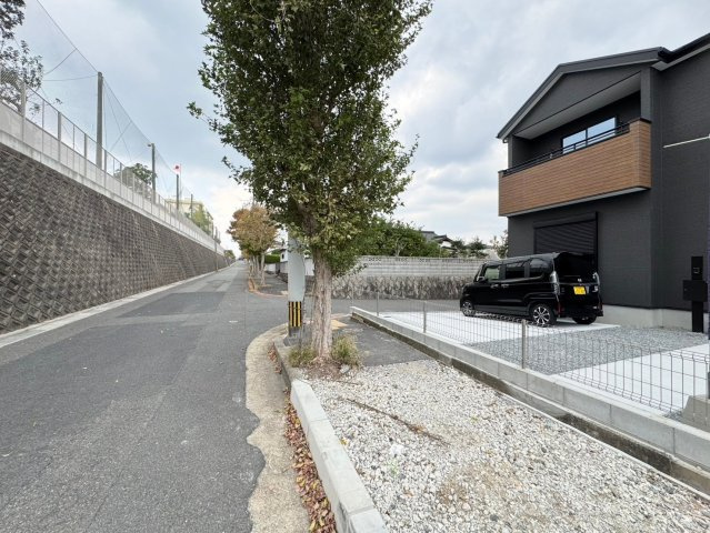 ーBloomーブルームー小倉南区朽網西5丁目1期　【小倉南区　新築戸建て】の前面道路含む現地写真|周辺には幼稚園、保育園もあり便利♪【小倉南区　新築戸建て】