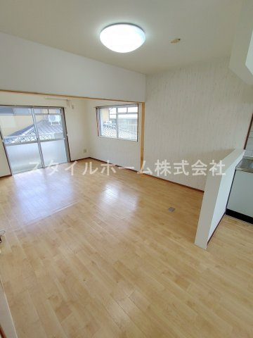 ヴィラスクエアⅠの居間・リビング