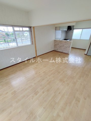 ヴィラスクエアⅠの居間・リビング