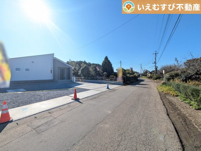 Livele Garden.S　深谷本郷の前面道路含む現地写真|充分な広さの6ｍ前面道路
間口が広くお車の出し入れも問題なく行えるスペースが確保されています♪