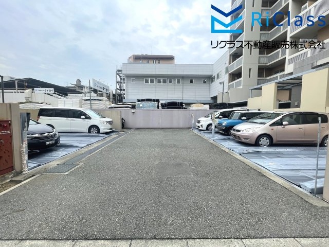 グランドーレ大道の駐車場