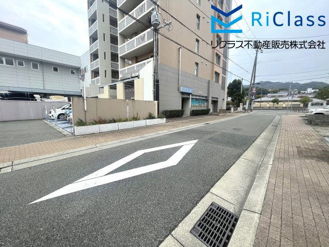グランドーレ大道の周辺|マンション前の道路です