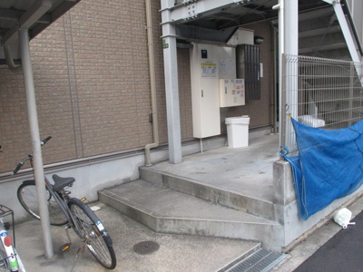 【エントランス】 | クレール豊里 | エントランスです