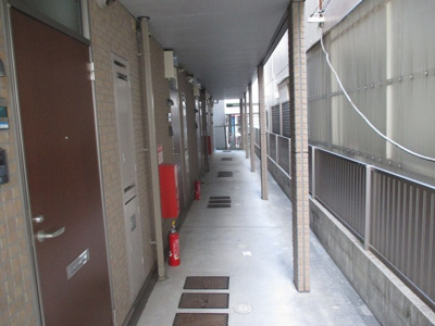 【その他共用部分】 | クレール豊里 | 共用廊下です