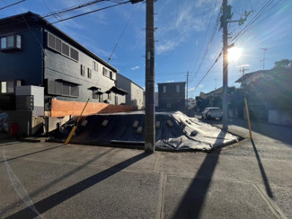 【前面道路含む現地写真】