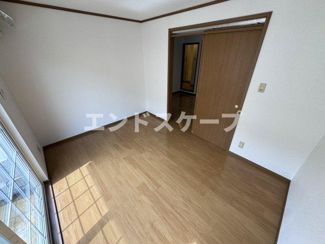 ラバーズウィングAの居間・リビング|高崎、前橋、伊勢崎エリアのお部屋探しはエンドスケープまで！お客様の理想お聞かせ下さい♪