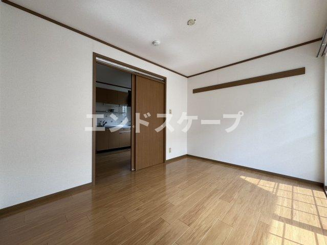 ラバーズウィングAの居間・リビング|高崎、前橋、伊勢崎エリアのお部屋探しはエンドスケープまで！お客様の理想お聞かせ下さい♪