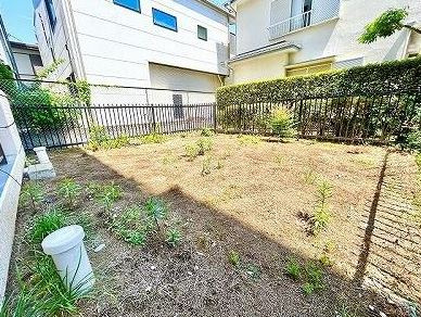 【中古マンション】サンマンションアトレ川越の庭|お庭も活用できます