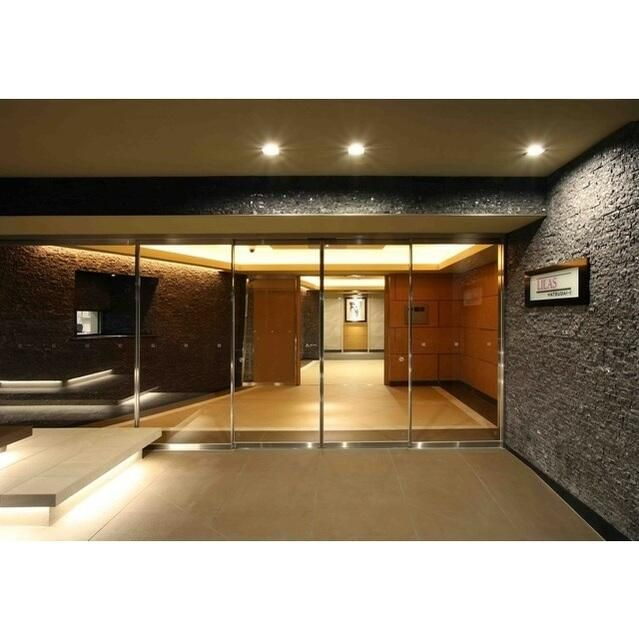 ディームス初台Ⅱのエントランス