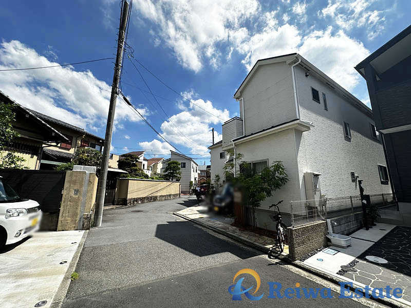 中古戸建　茅ヶ崎市東海岸北4丁目の前面道路含む現地写真