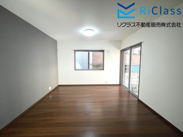 中古戸建　神戸市須磨区禅昌寺町1丁目30の居間・リビング|使いやすいリビングです