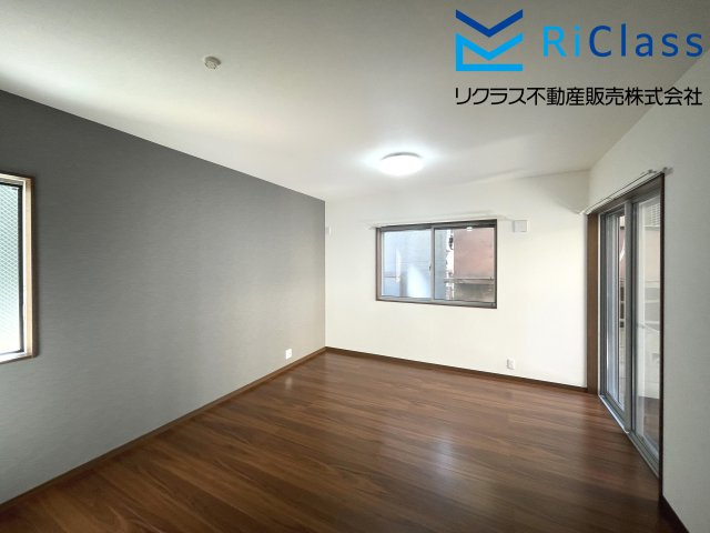 中古戸建　神戸市須磨区禅昌寺町1丁目30の居間・リビング|ゆったり過ごせるリビングです