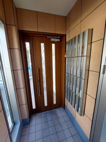 ウイングテラス実籾の玄関