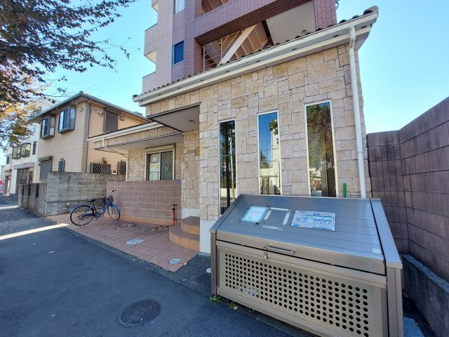 ウイングテラス実籾のエントランス