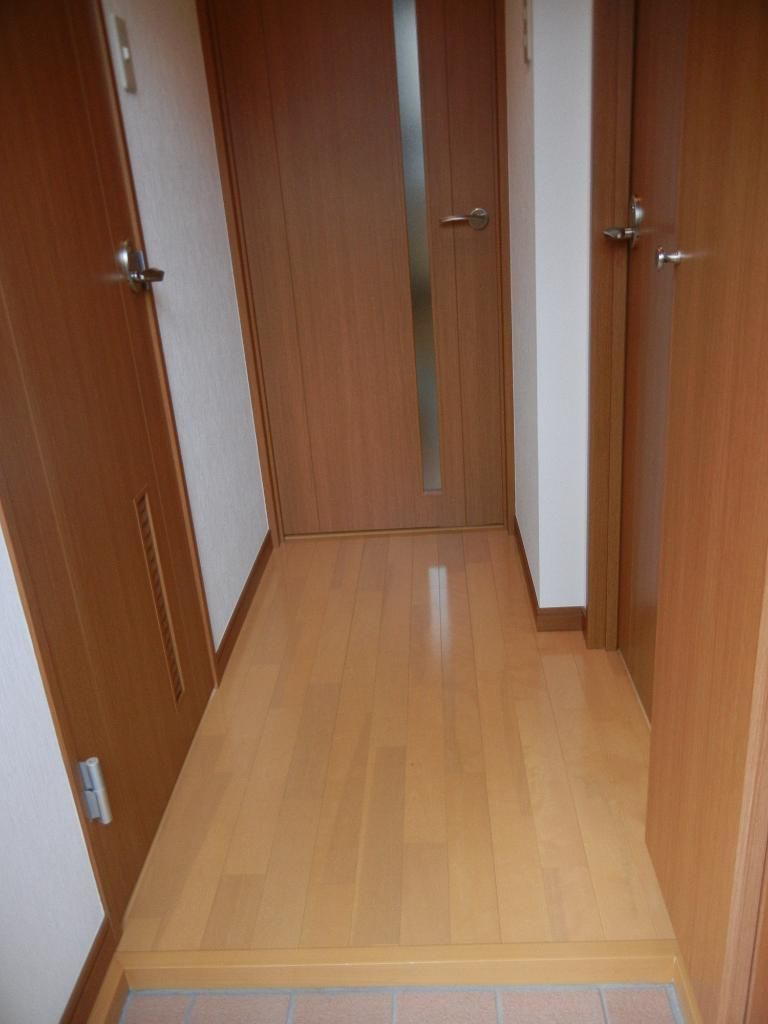 ウイングテラス実籾の玄関