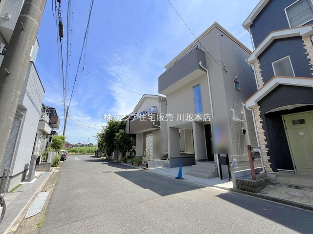 月々６万円台～　新築戸建　川越市木野目第2の前面道路含む現地写真|前面道路含む外観　前面道路6.0ｍ公道