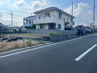 【前面道路含む現地写真】