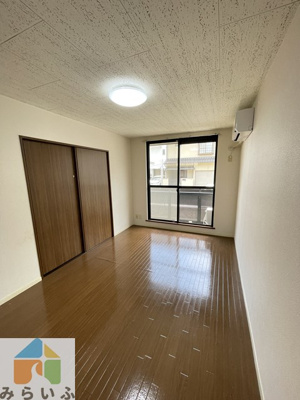 【洋室】 | カーサ・ミラソーレ