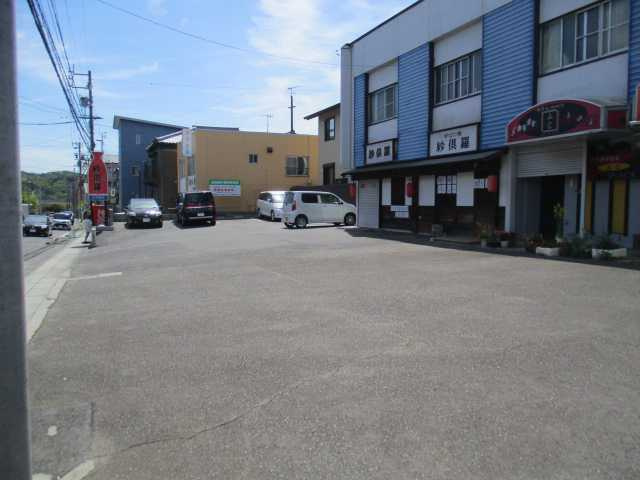 水源町 貸店舗の駐車場