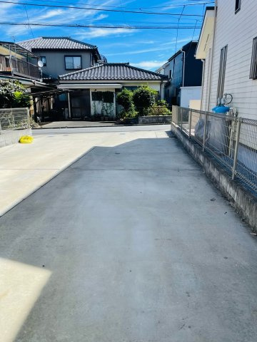 あきる野市野辺　築浅中古戸建の駐車場