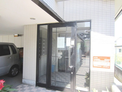 【エントランス】 | シャンソニエパレス