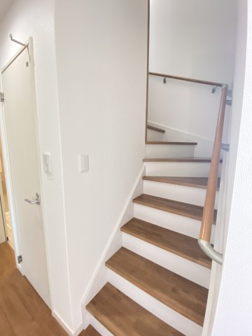 【内装】 | 熊本市北区植木町木留 | ☆手摺付き階段！☆