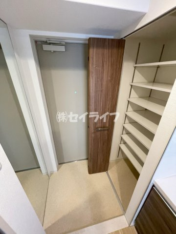 セイワパレス深江橋駅前の玄関