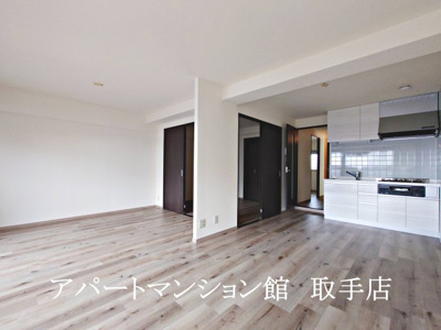 【居間・リビング】 | リバーサイドヒルズ