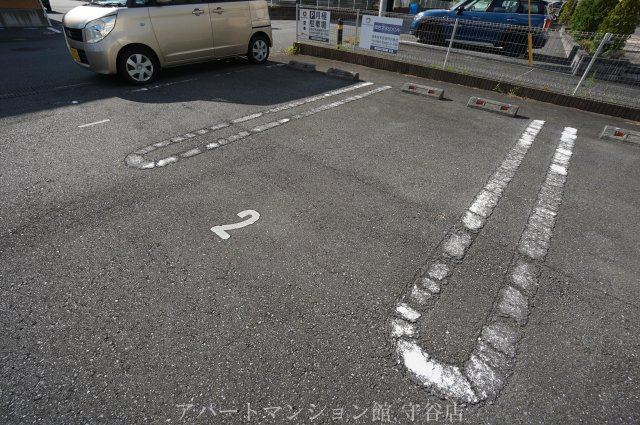 T'sキャッスルの駐車場