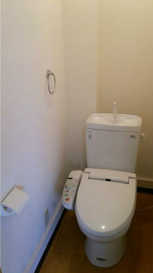 守山市梅田町の店舗事務所のトイレ|トイレです