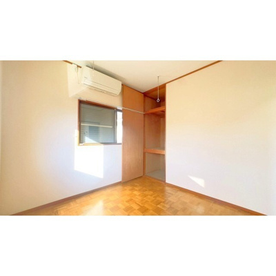 【居間・リビング】 | 洋室収納スペースあり