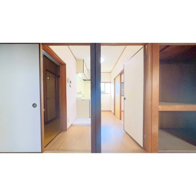 【居間・リビング】 | 和室よりキッチン方面）