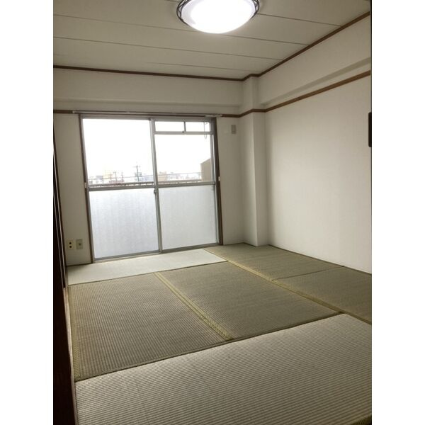 稲沢市小沢３丁目の賃貸マンションの和室