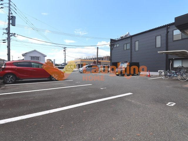 メゾンド梨花Ⅱの駐車場