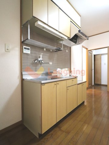 メゾンド梨花Ⅱのキッチン|使いやすいキッチンです※反転タイプのお部屋になります。