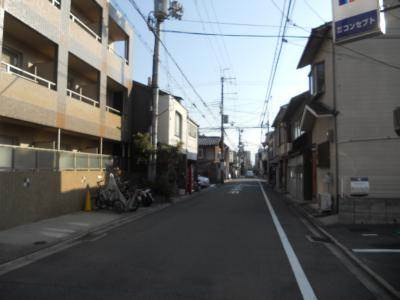 コリンシアの地図|前面道路