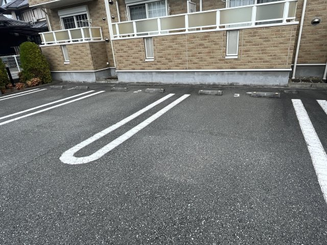 アルモニー・ＮＡＯの駐車場